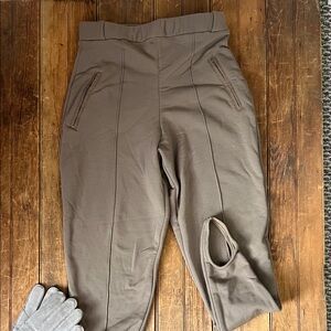 Women’s Vintage 90s Timberland tan fleece lined warm stretch, stirrup pants